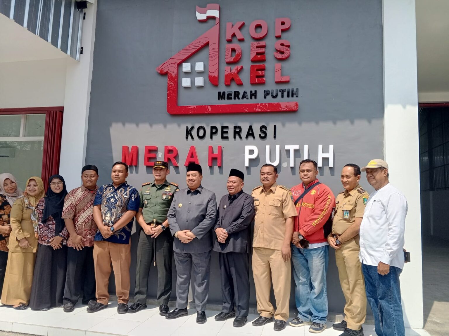 Foto: Bupati Jombang Tinjau Progres Pembangunan KDKMP, 167 Titik Siap Beroperasi