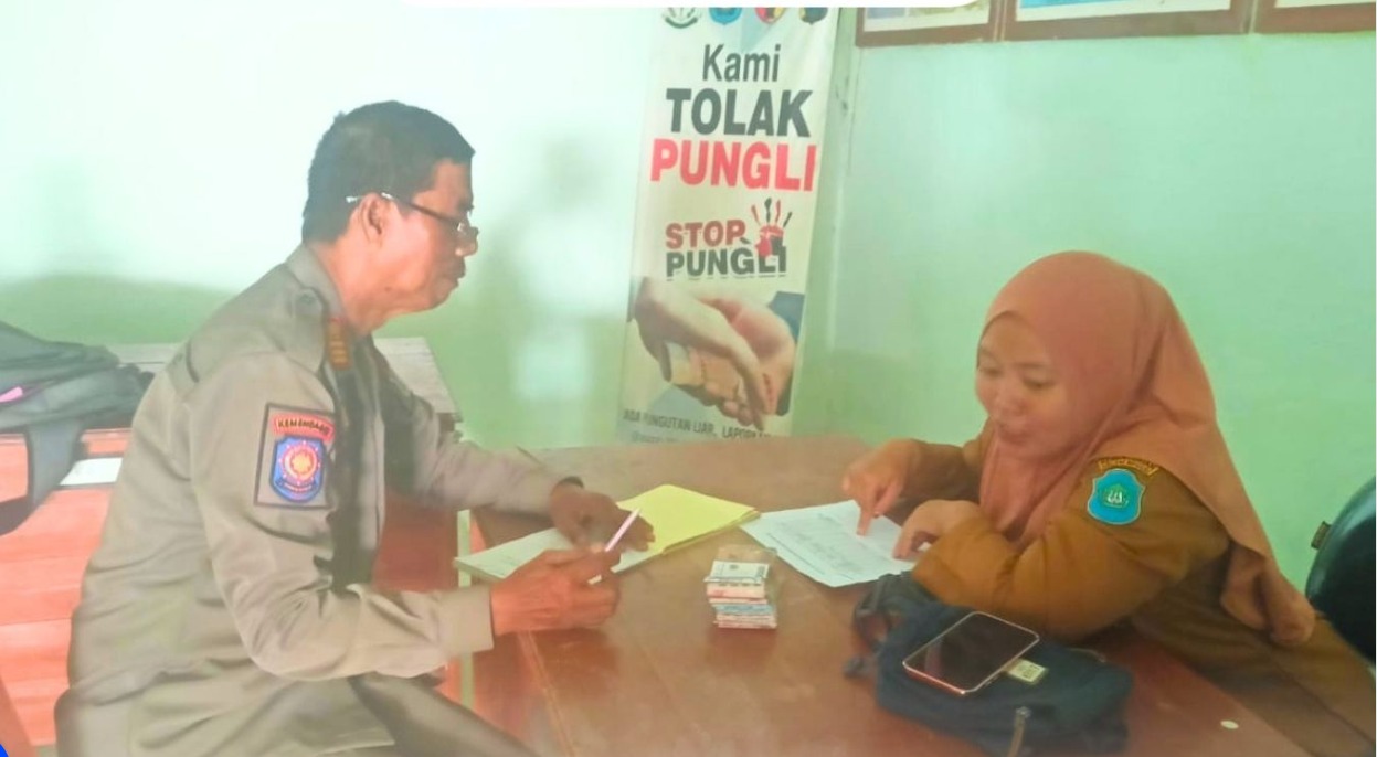 Foto: OPTIMALKAN CAPAIAN PBB, PEMERINTAH DESA SIDOMULYO GELAR JEMPUT BOLA DI BALAI DESA