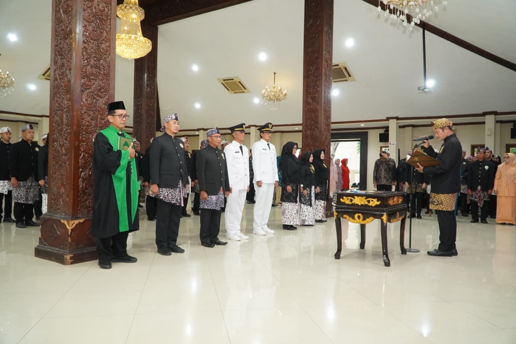 Foto: LANTIK PEJABAT BARU, BUPATI YES TEKANKAN FOKUS TUGAS DAN INTEGRITAS PELAYANAN