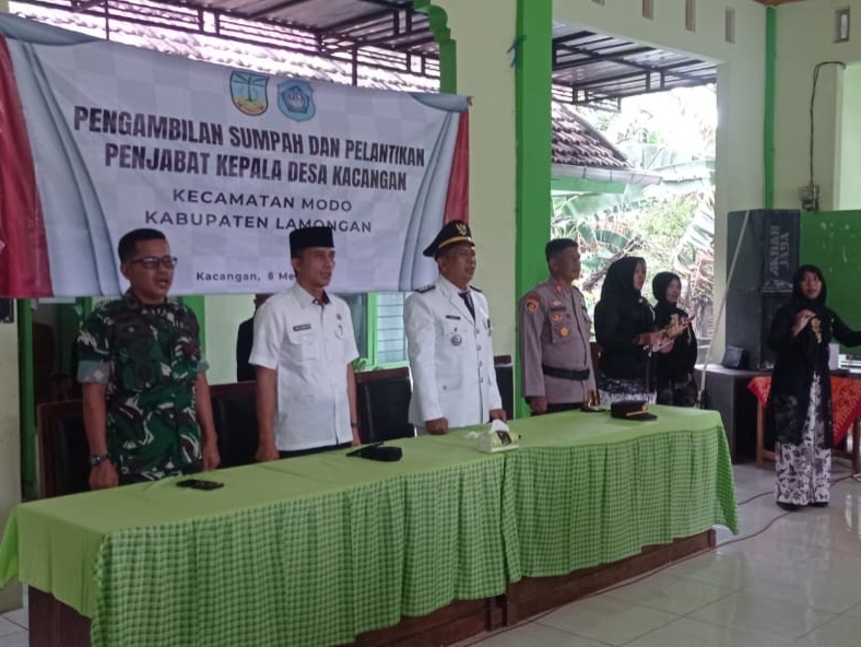 Foto: KADIS PMD LAMONGAN HADIRI PELANTIKAN DAN PENGAMBILAN SUMPAH PENJABAT KEPALA DESA KACANGAN