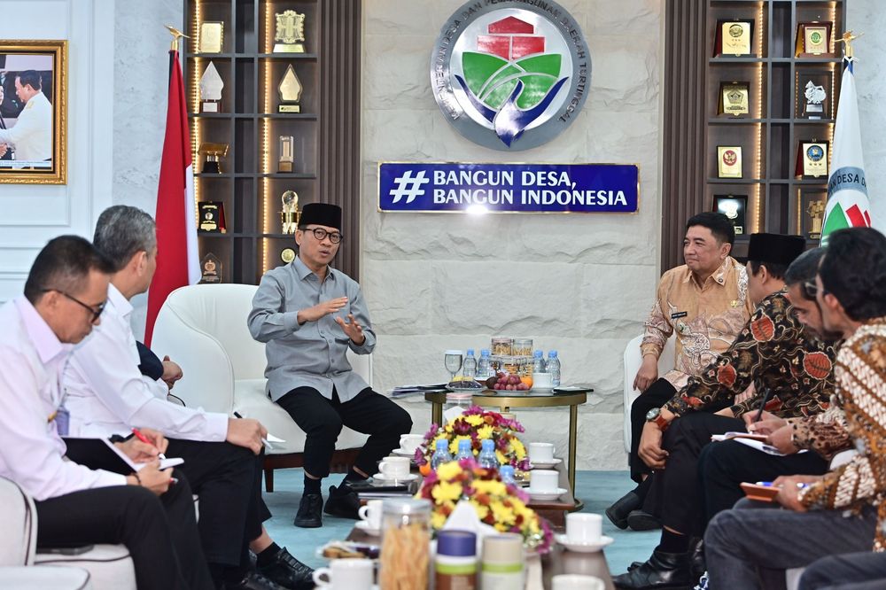 Foto: TERIMA AUDIENSI BUPATI GARUT, MENDES YANDRI AJAK MAKSIMALKAN POTENSI DESA EKSPOR