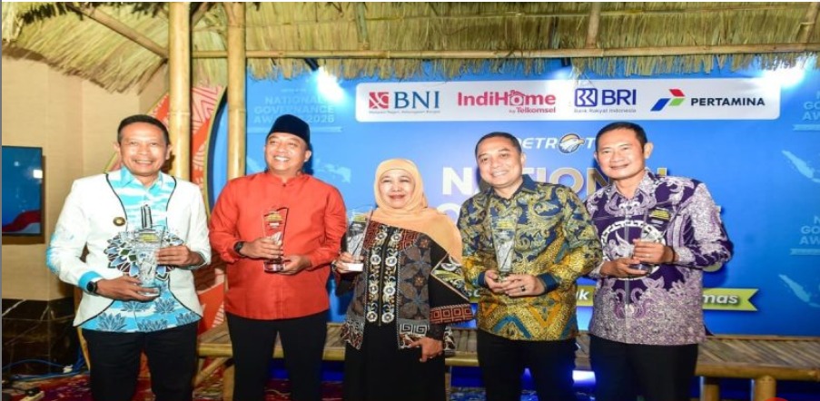 Foto: Lamongan Sabet Penghargaan Nasional, Ekonomi Inklusif Makin Ngebut Zainul Arifin - Redaksi