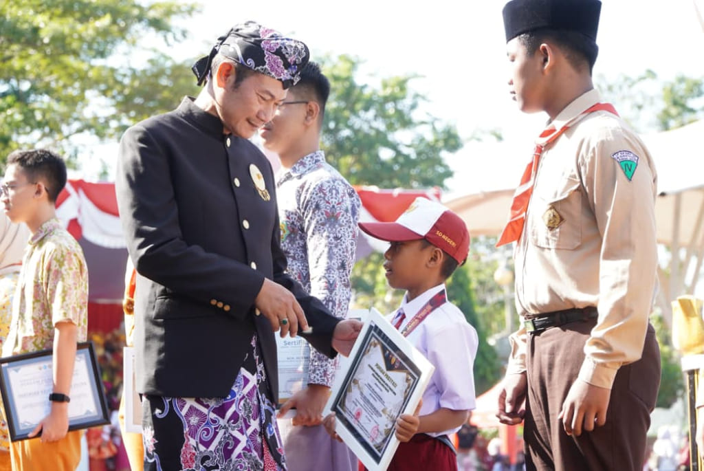 Foto: PROGRAM PERINTIS DAN AKSI BIRU MASIH JADI ANDALAN PEMKAB LAMONGAN PERLUAS AKSES PENDIDIKAN