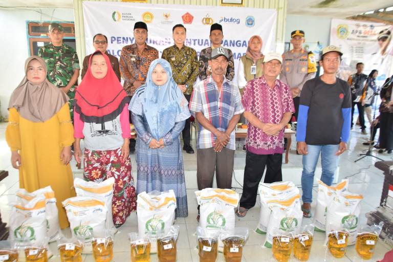 Foto: PEMKAB LAMONGAN SALURKAN BANTUAN PANGAN CPP UNTUK PERKUAT KETAHANAN MASYARAKAT