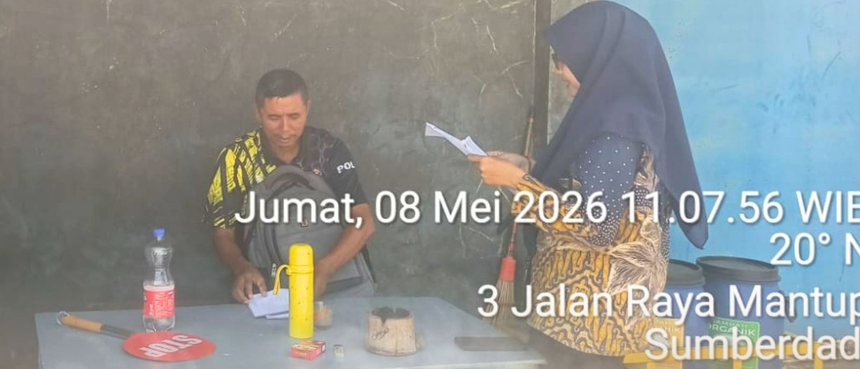 Foto: PERMUDAH LAYANAN, PEMERINTAH DESA SUMBERDADI GELAR JEMPUT BOLA PBB DI PT INTERPLAST MAJU SEMESTA