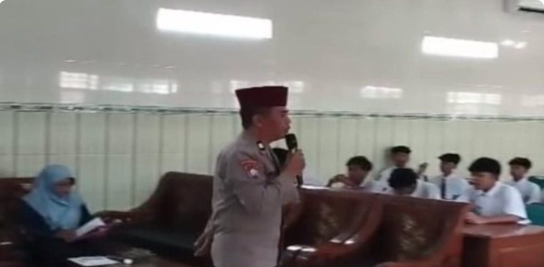Foto: POLSEK TIKUNG GENCARKAN EDUKASI ANTI-BULLYING BAGI PELAJAR DI LAMONGAN