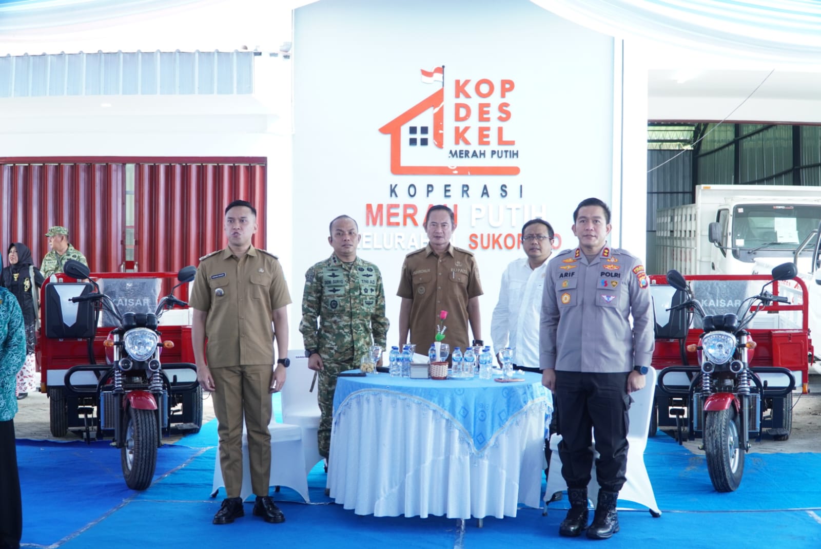 Foto: Serentak Diresmikan, 90 KDKMP Lamongan Siap Beroperasi
