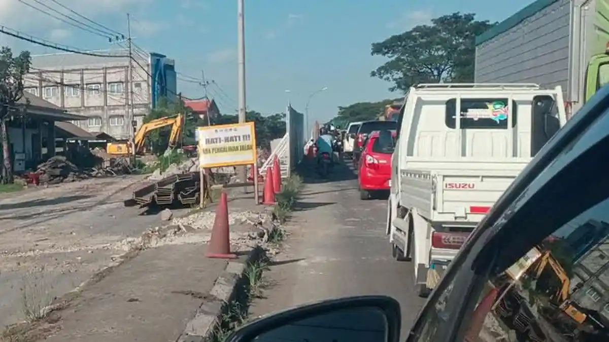 Foto: PEMBANGUNAN JEMBATAN KESAMBI LAMONGAN DIMULAI, DITARGET PEMKAB SELESAI DALAM WAKTU TUJUH BULAN