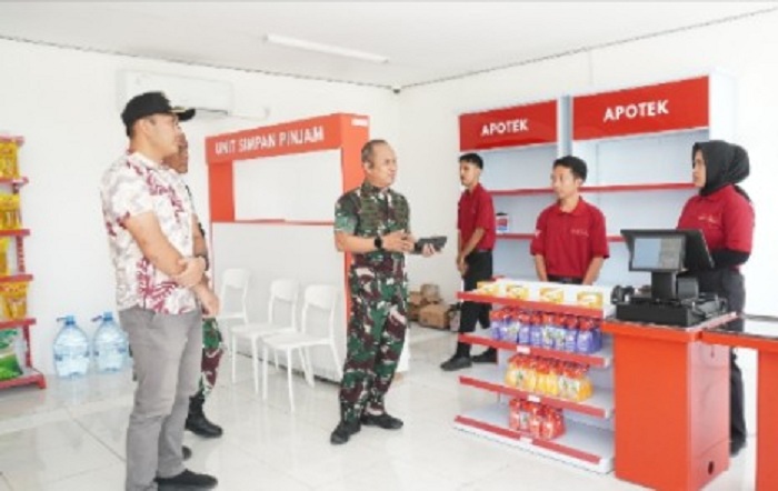 Foto: KDKMP Lamongan Diserbu Warga, Elpiji dan Sembako Jadi Barang Terlaris