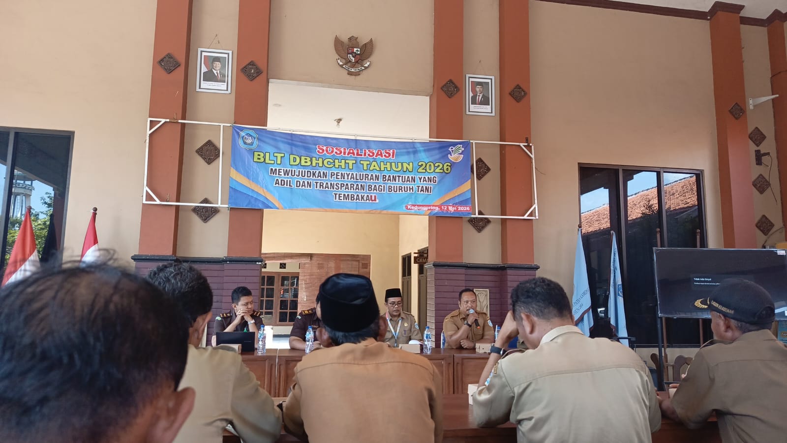 Foto: ENAM DESA DI KECAMATAN SUGIO IKUT SOSIALISASI PENYALURAN BLT-DBHCHT TAHUN 2026