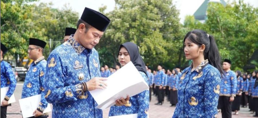 Foto: Bupati Lamongan Yuhronur Terapkan WFH Jumat, Layanan Tetap 100 Persen