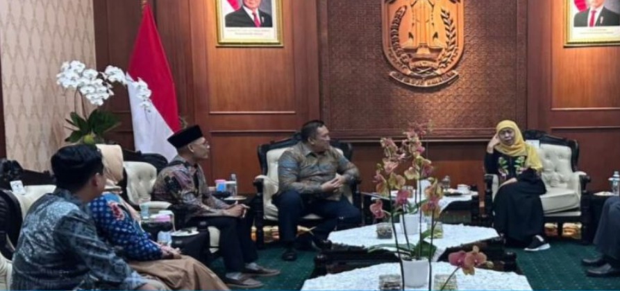 Foto: Unisla Bertemu Khofifah di Jatim, Dorong Transformasi Eco-Health University Lamongan