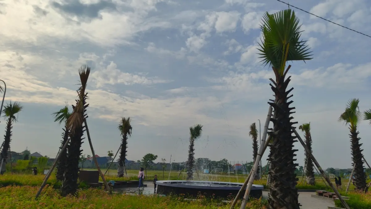Foto: PEMKAB LAMONGAN LANJUTKAN PENATAAN KAWASAN GAJAH MADA DENGAN PEMBANGUNAN DRAINASE