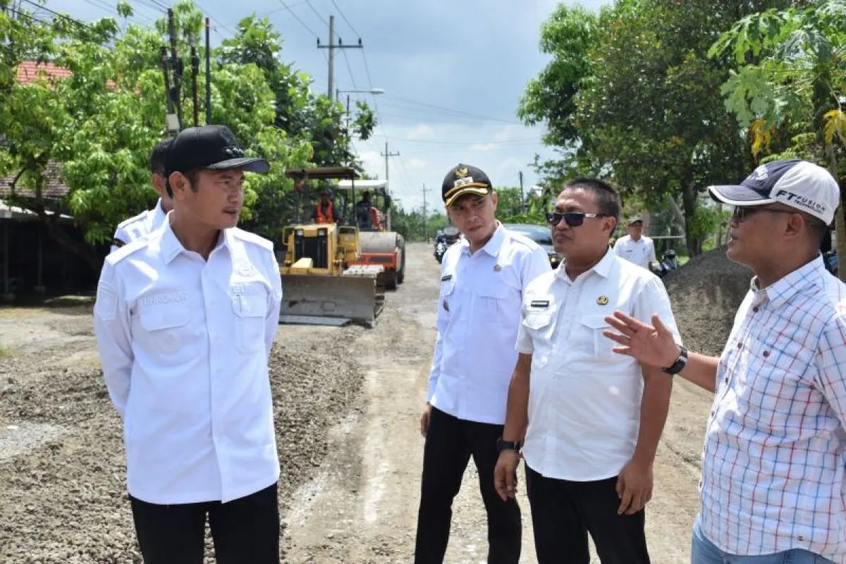 Foto: PEMKAB LAMONGAN TARGETKAN KEMANTAPAN JALAN HINGGA 63,55 PERSEN PADA 2026