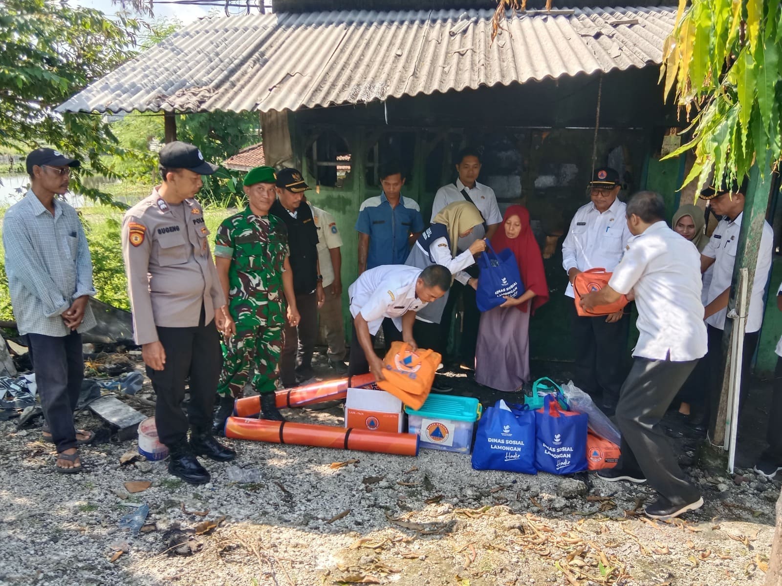 PENYALURAN BANTUAN KORBAN KEBAKARAN