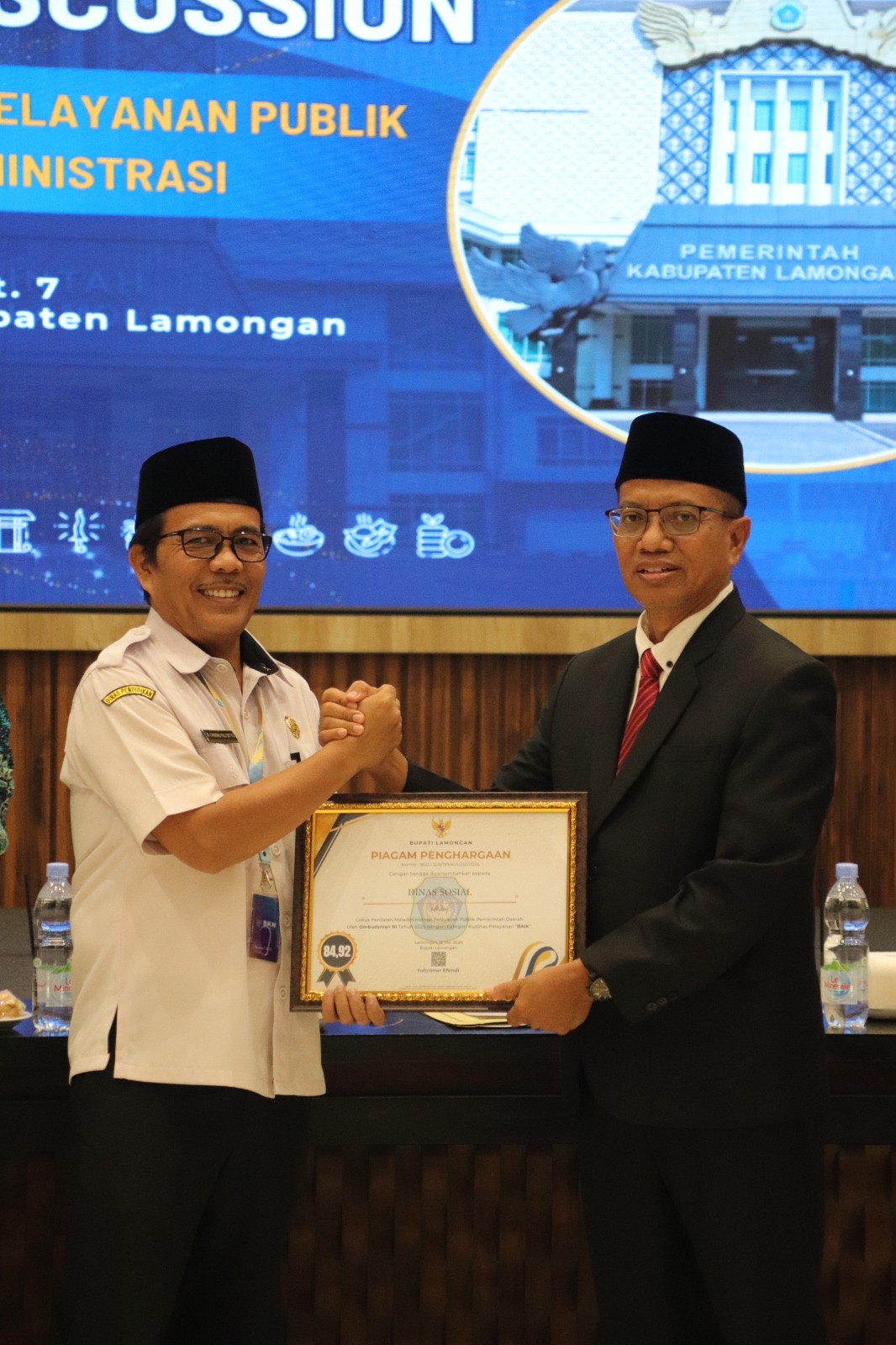 Foto: pelayanan prima sesuai dengan regulasi dan rekomendasi dari Ombudsman RI. Pada tahun 2025 kualitas pelayanan publik Dinas Sosial Kabupaten Lamongan pada kategori BAIK.