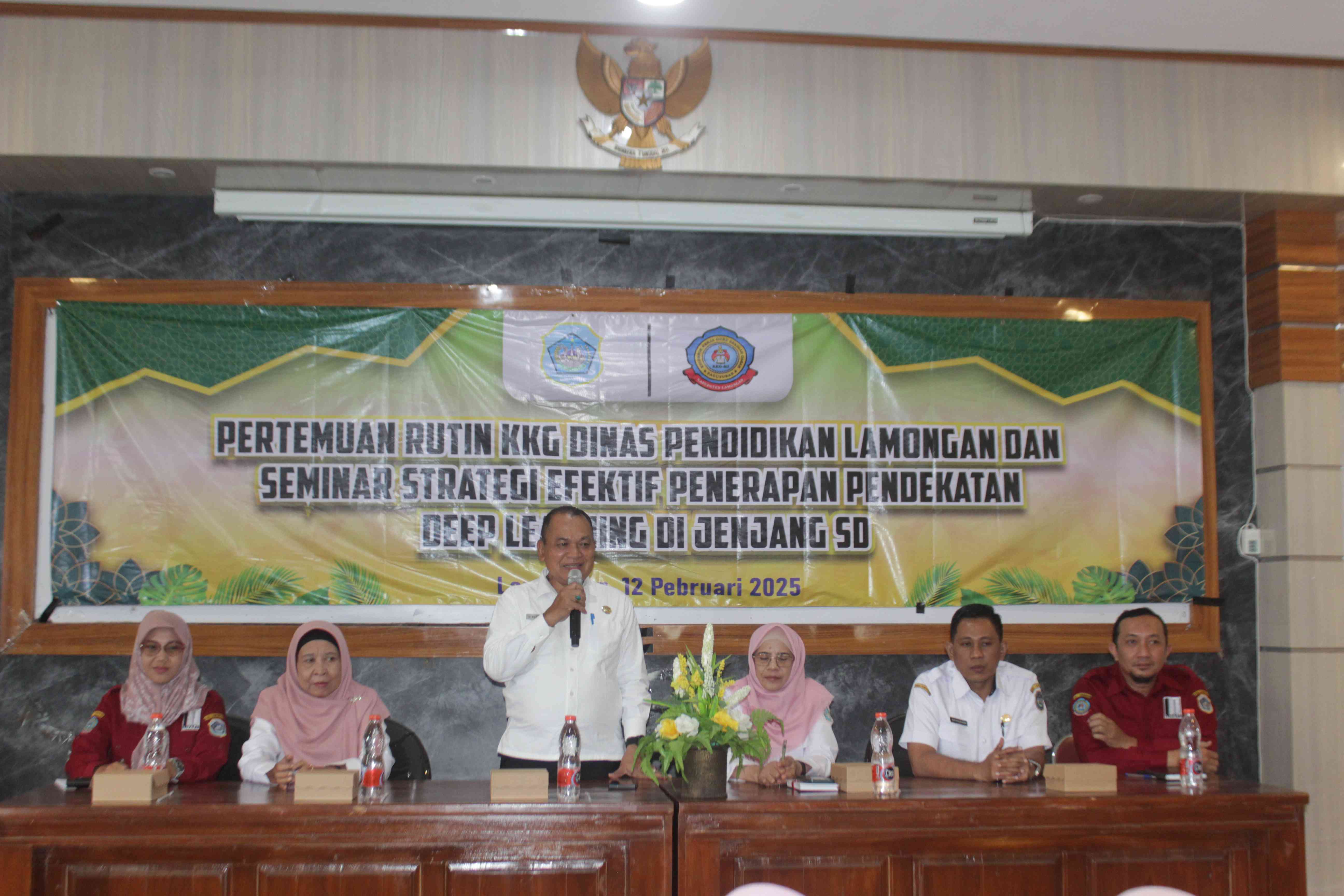 SEMINAR PENERAPAN DEEP LEARNING JENJANG SD, KEPALA DINAS PENDIDIKAN BERIKAN MOTIVASI