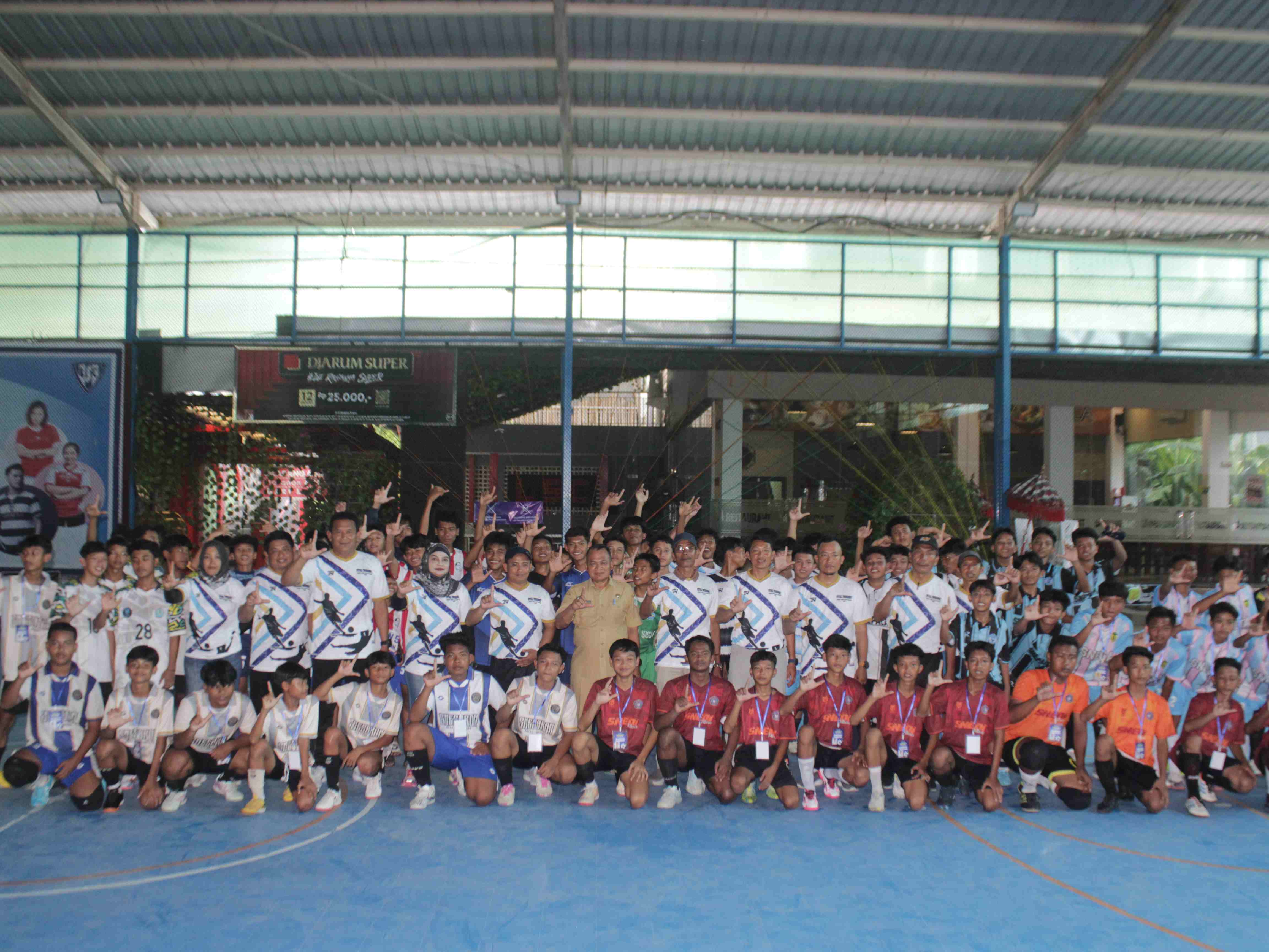 PEMBUKAAN TURNAMEN FUTSAL ANTAR SMP NEGERI SE KABUPATEN LAMONGAN