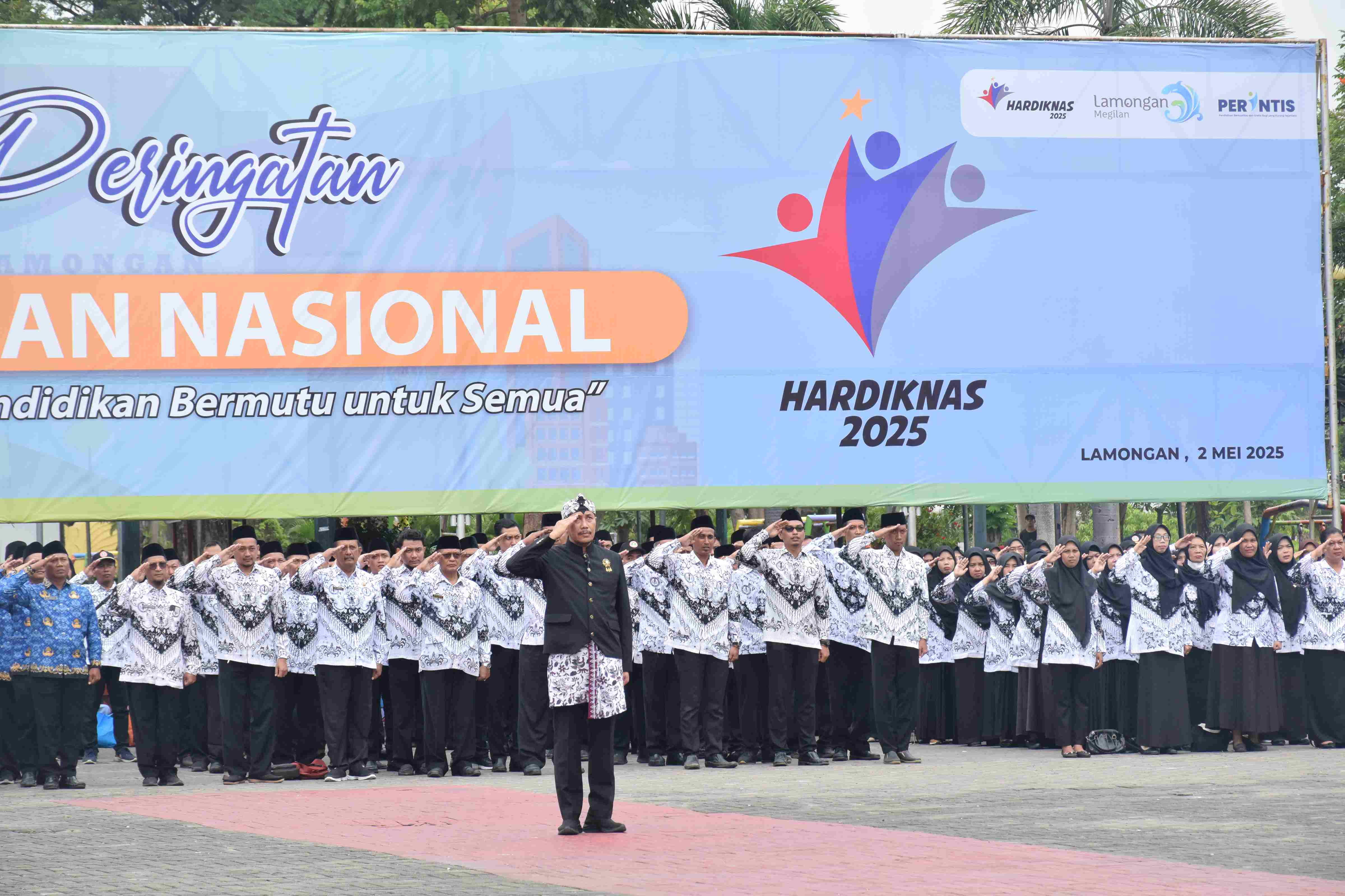 UPACARA PERINGATAN HARI PENDIDIKAN NASIONAL 2025