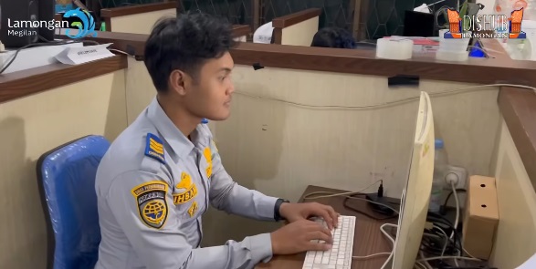 Foto: Petugas Dinas Perhubungan Hadir Memastikan Setiap Perjalanan Anda Di Hari Raya Idul Fitri Tetap Aman, Lancar, Dan Nyaman