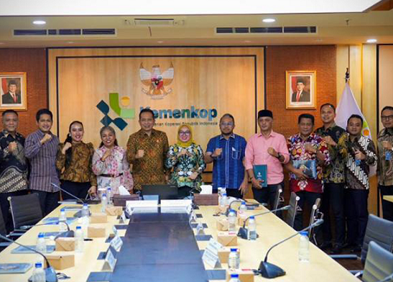 Foto: Menkop Terima Audiensi Menteri Imigrasi, Bahas Pendampingan Warga Binaan dalam Ekosistem Koperasi