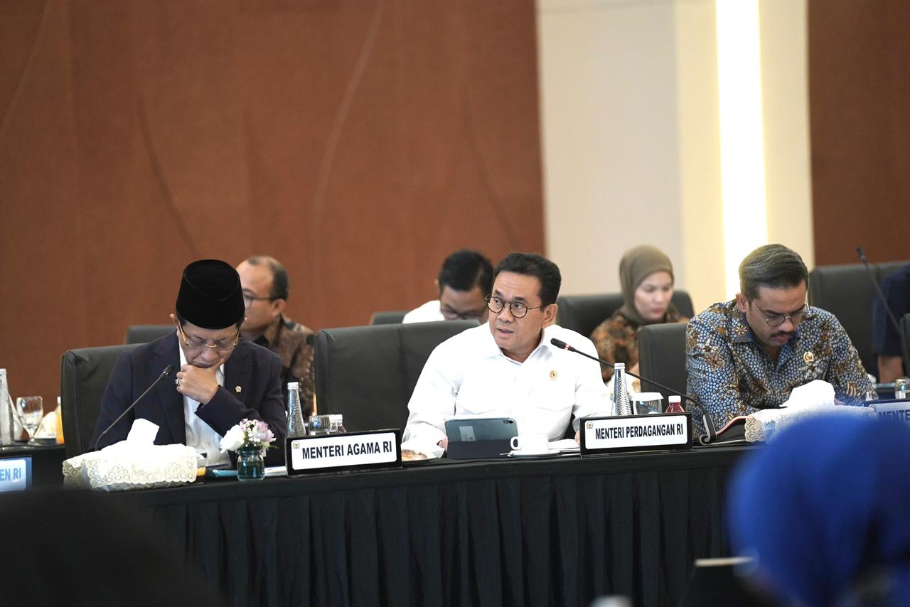 Foto: Rakor Rehabilitasi Pascabencana Sumatra di DPR RI, Mendag Busan: 91 Persen Pasar Rakyat Sudah Beroperasi
