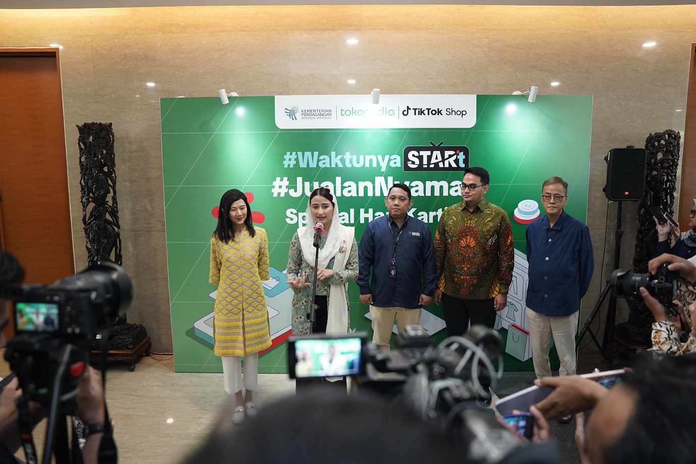 Foto: Wamendag Roro Ajak UMKM Perempuan untuk Adaptasi Digital Lewat Kolaborasi Kemendag, Tokopedia, dan TikTok Shop