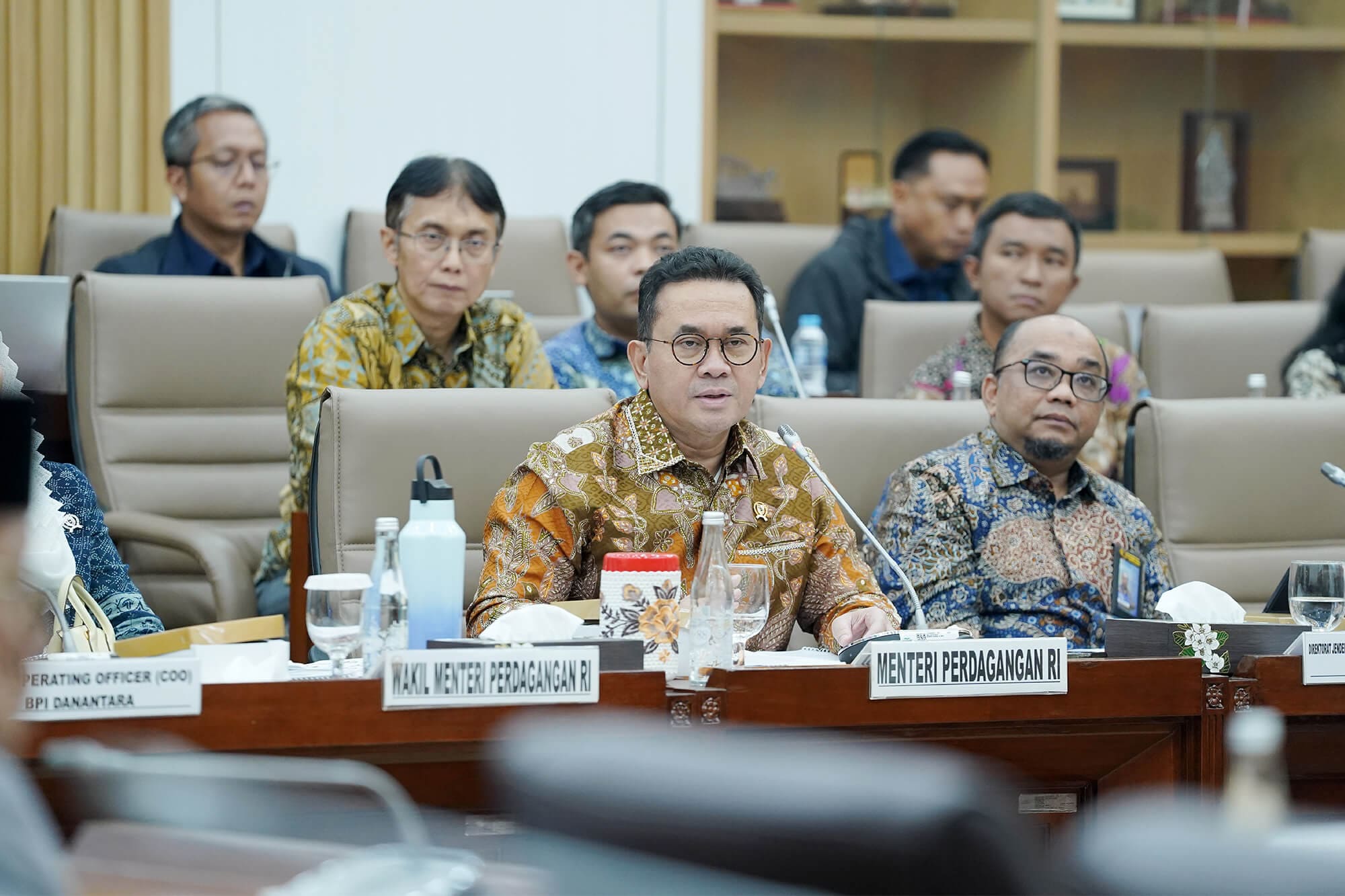 Foto: Raker dengan Komisi VI DPR RI, Mendag Busan Bahas Penguatan Industri Baja Nasional hingga Perlindungan Konsumen