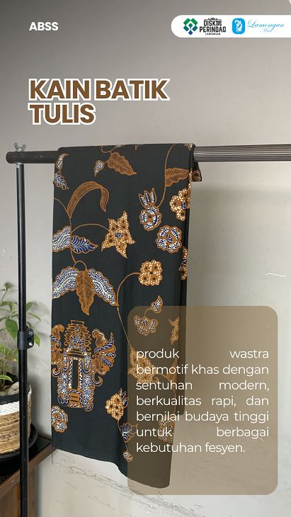 Foto: Kain Batik tersedia di Lamongan Mart