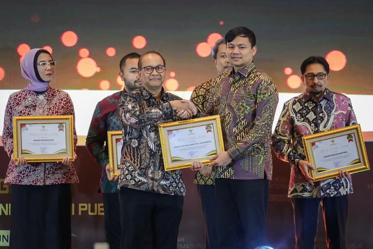 Foto: Sebagai Badan Publik Baru, Kementerian UMKM Raih Predikat Informatif dalam Anugerah Informasi Publik 2025