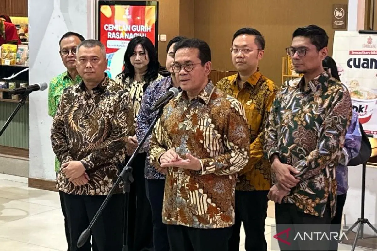 Foto: Mendag Sebut Produk UMKM Kini Hadir di Gerbong Kereta Jarak Jauh