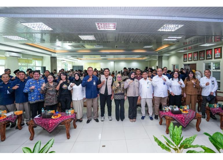 Foto: Wamenkop Ajak Mahasiswa UNNES Jadi Penggerak KDKMP