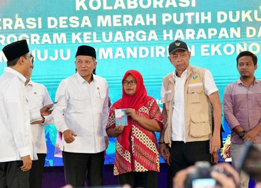 Foto: Kemenkop, Kemensos dan BP Taskin Gelar Kick Off Kolaborasi Pengentasan Kemiskinan Melalui Kopdes Merah Putih