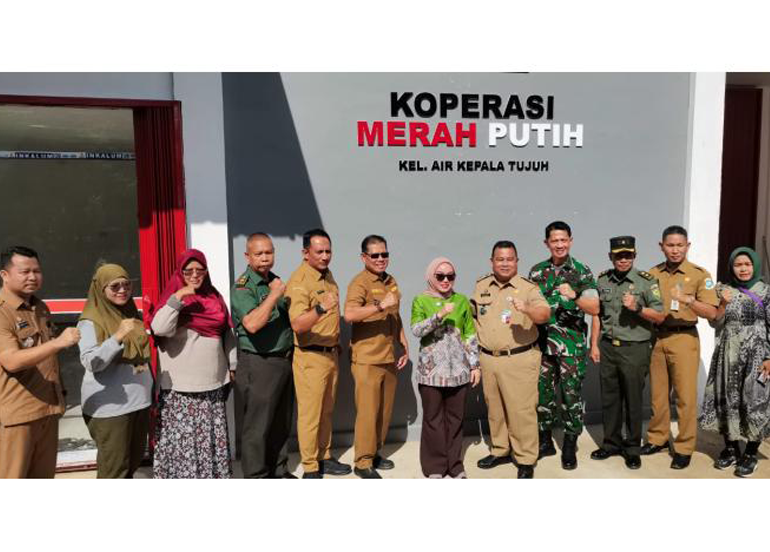 Foto: Wamenkop Kunjungi KDKMP Kelurahan Air Kepala Tujuh, Pastikan Dukungan dan Pendampingan Berkelanjutan