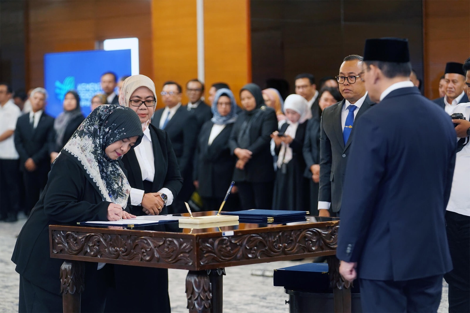 Foto: Penyegaran Layanan Bidang Perdagangan, Mendag Busan Lantik 22 Pejabat Kemendag