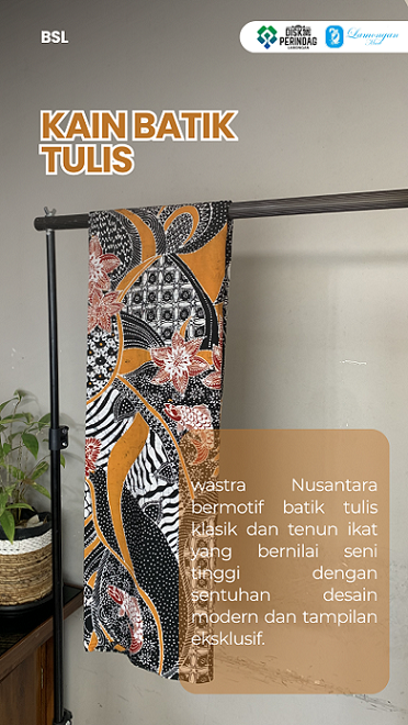 Foto: Kain Batik tersedia di Lamongan Mart