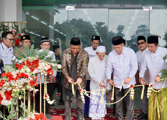Foto: Menkop Resmikan Torasera Nurja Berkah, Perkuat Ekosistem Koperasi Desa di Kabupaten Probolinggo