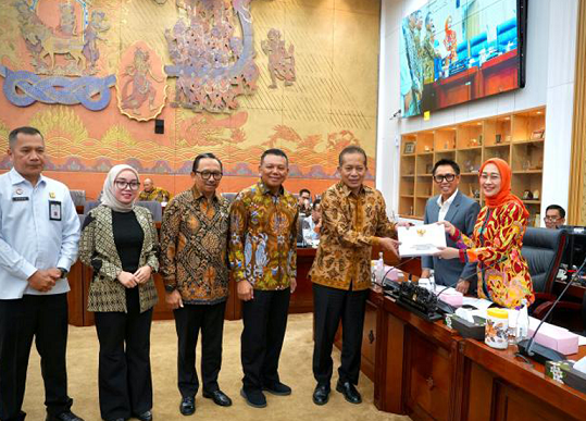 Foto: Rapat Dengan DPR, Menkop Tekankan Poin Penting RUU Perkoperasian
