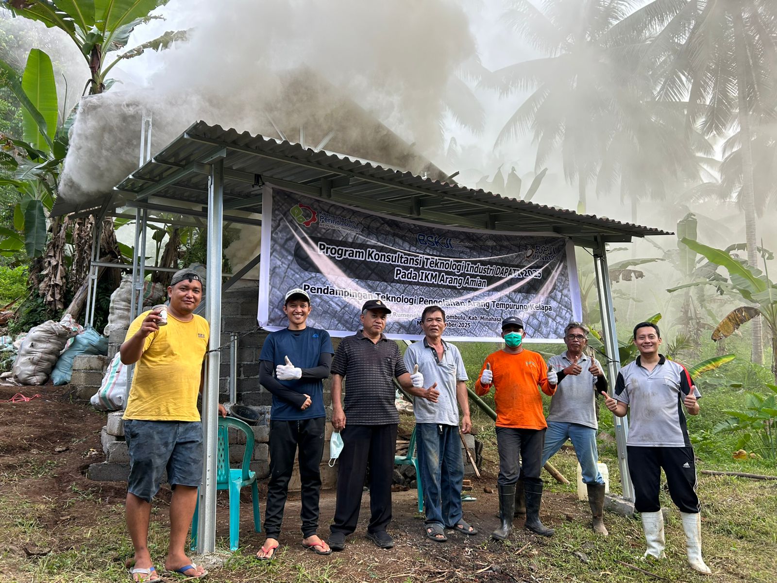 Foto: Adopsi Teknologi, Industri Arang Kelapa Pacu Produksi dan Efisiensi Energi