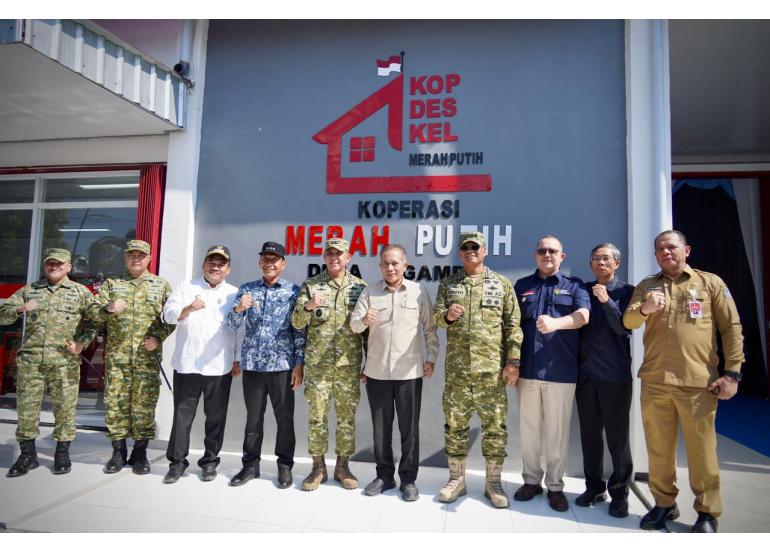 Foto: Menkop Bersama Wakil Panglima TNI dan Dirut Agrinas Pangan Perkuat Kesiapan Operasional KDKMP
