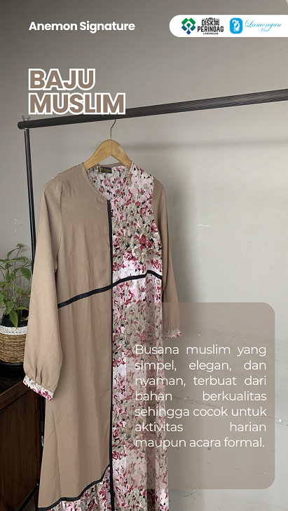 Foto: Baju tersedia di Lamongan Mart