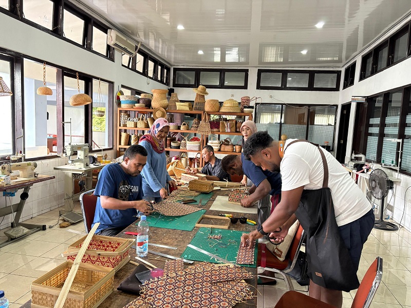 Foto: Balai Kemenperin di Jogja Tempa SDM IKM Kerajinan Jadi Naik Kelas