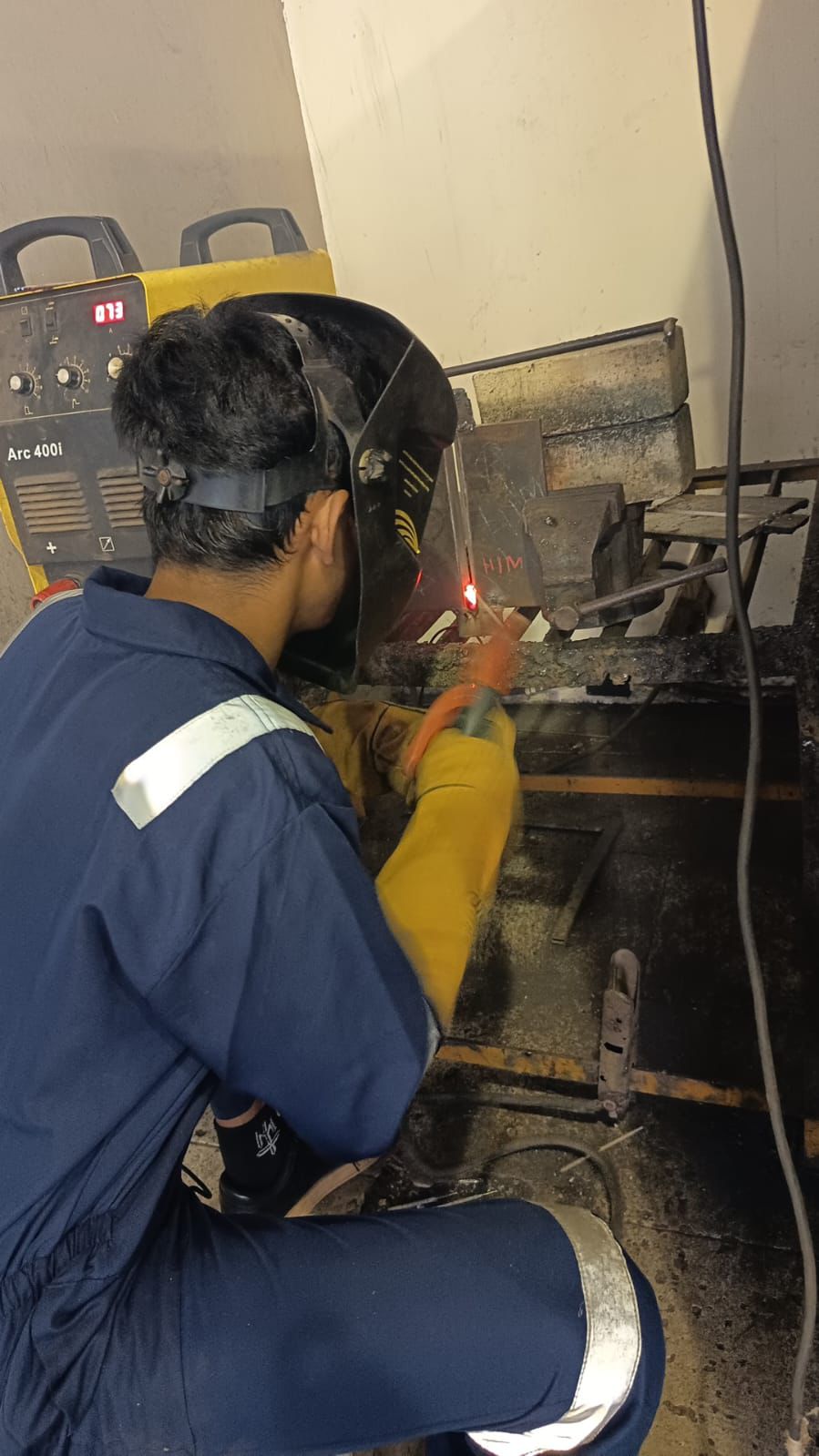 Foto: TAHAP KRUSIAL DIMULAI, PESERTA LAS LATIHAN ROOT PASS 3G SMAW