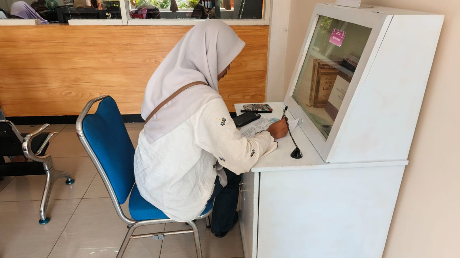 Foto: KETELITIAN PENGISIAN DATA MENJADI BAGIAN PENTING DALAM PELAYANAN AK1 DI DISNAKER