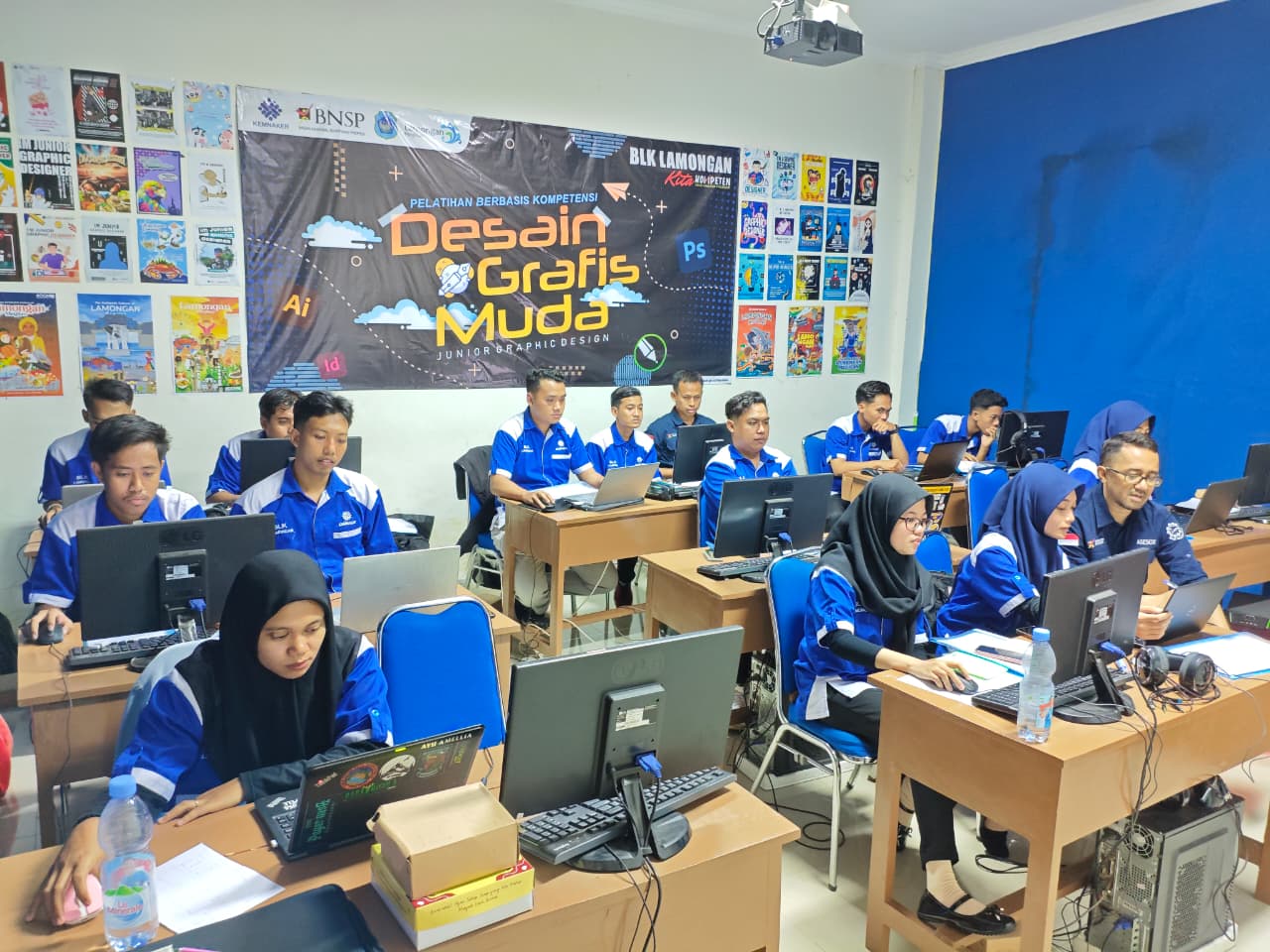 Foto: KREATIF TANPA BATAS: BLK DISNAKER LAMONGAN CETAK GENERASI DIGITAL MAHIR VISUAL
