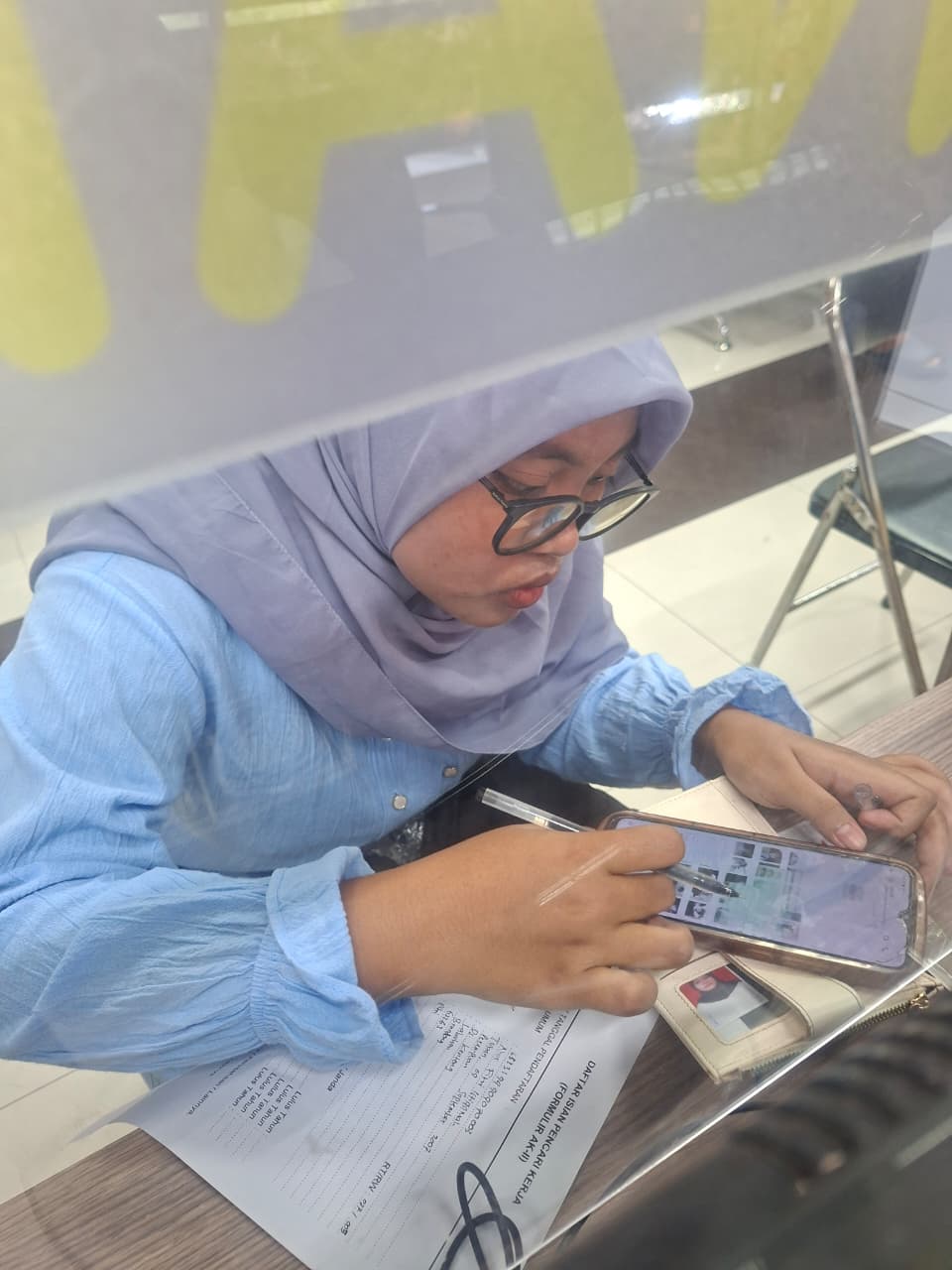 Foto: Maksimalkan Peluang Karir: Segudang Manfaat Memiliki Kartu Pencari Kerja (Kartu Kuning)