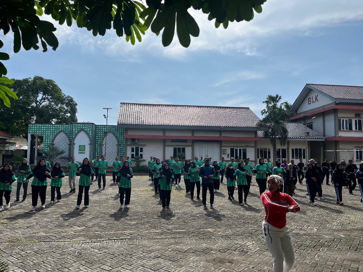 Foto: JUM'AT SEHAT, SEMUA PEGAWAI DISNAKER MELAKSANAKAN SENAM PAGI
