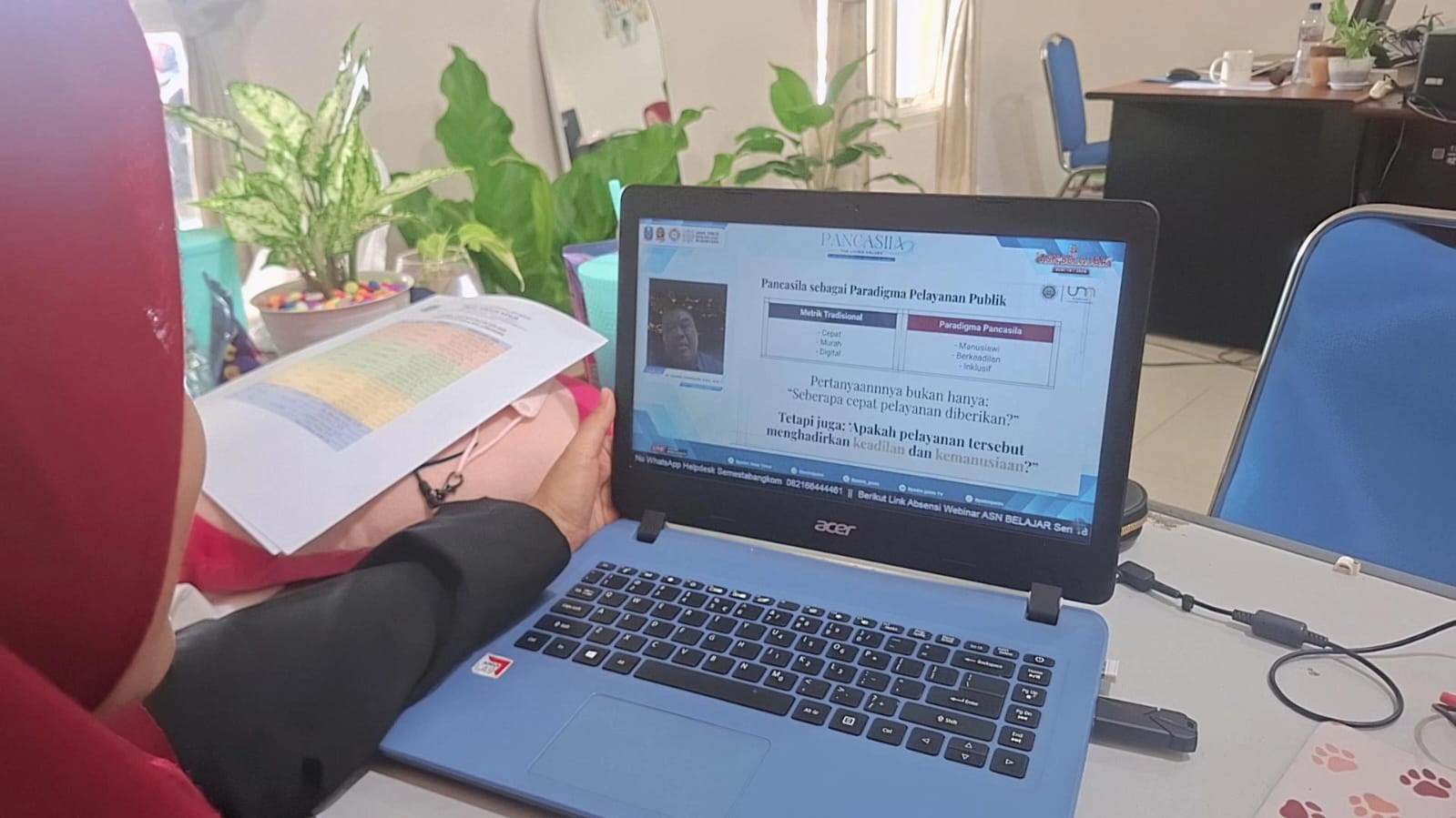 Foto: STAFF DISNAKER LAMONGAN IKUTI ZOOM WEBINAR "PANCASILA THE LIVING VALUES: ASN MENJAGA HARMONI, MENGUATKAN NEGERI"
