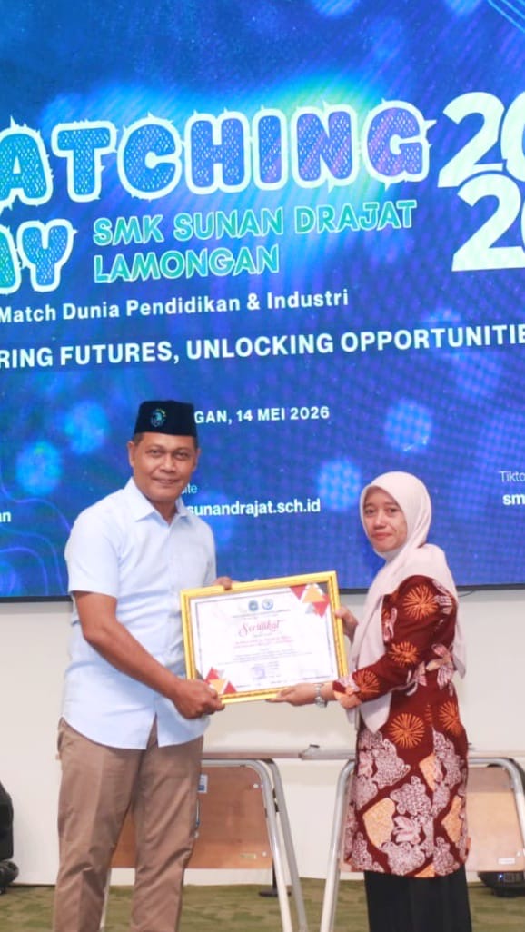 Foto: DISNAKER LAMONGAN BERIKAN APRESIASI KEPADA SMK SUNAN DRAJAT ATAS SUKSESNYA BKK MATCHING DAY 226