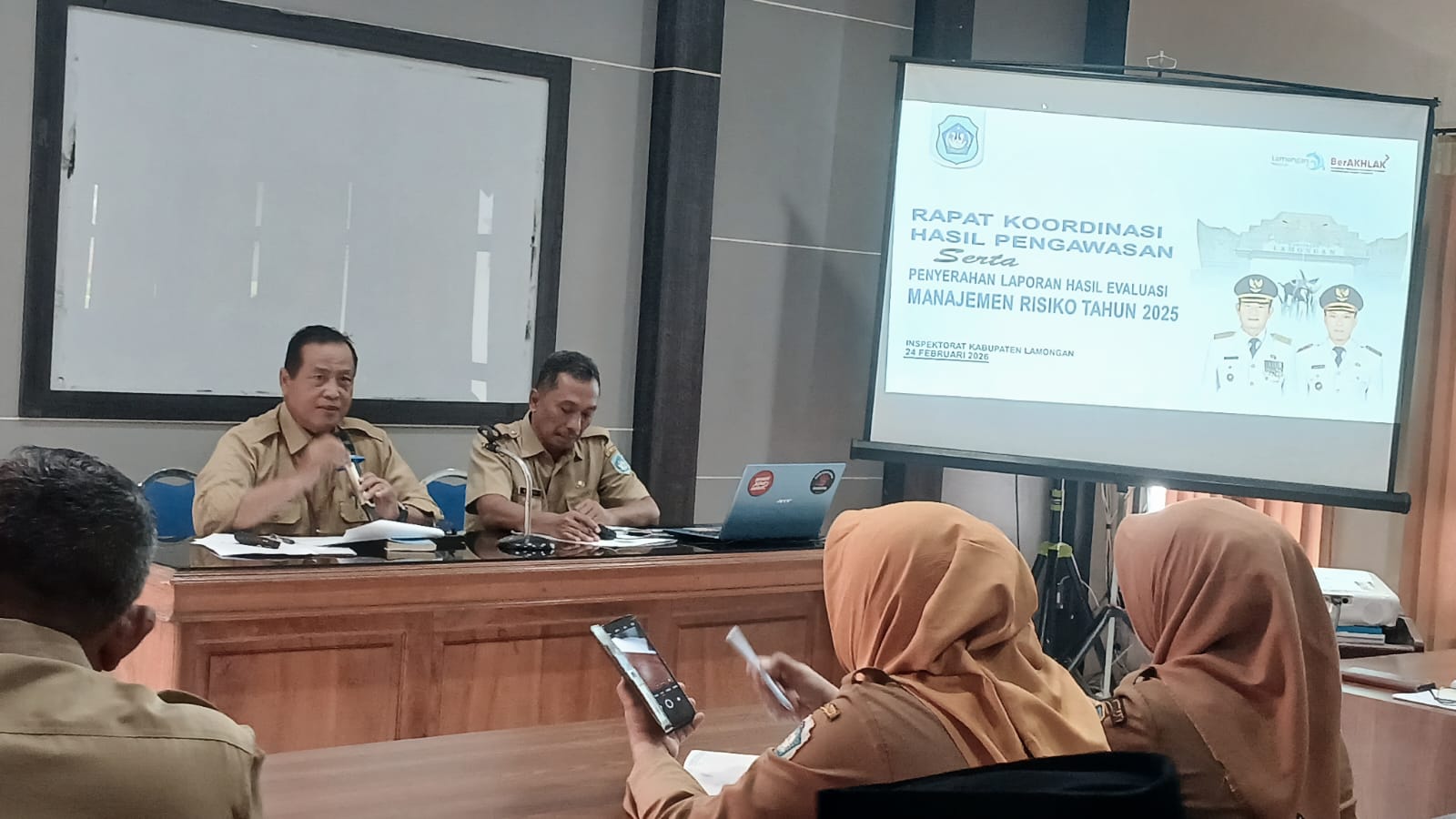 Foto: PERKUAT TATA KELOLA PEMERINTAHAN, SEKRETARIS DISNAKER LAMONGAN IKUTI RAKOR PENGAWASAN INSPEKTORAT 2026